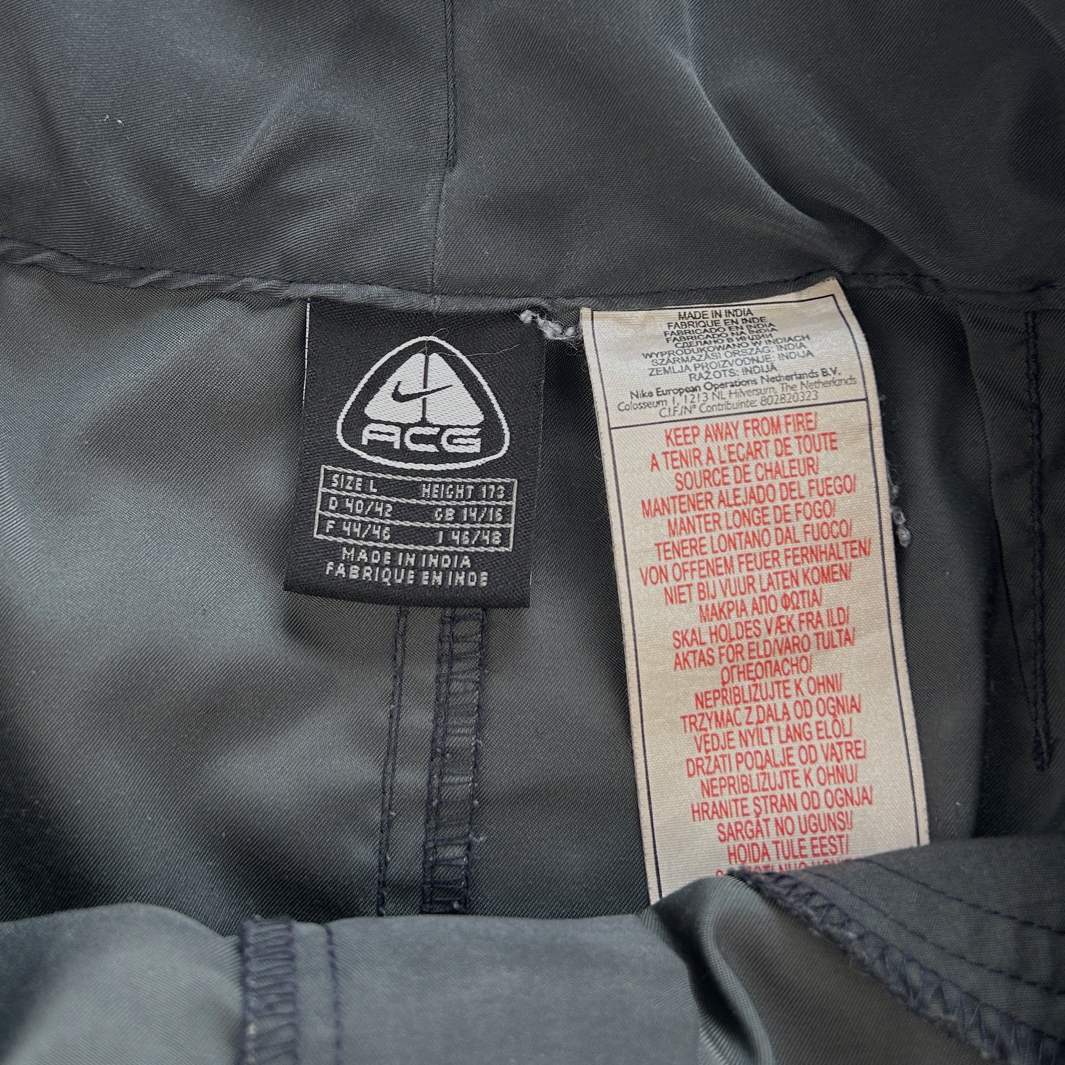 Vintage Nike ACG Zip Off Skirt Size L