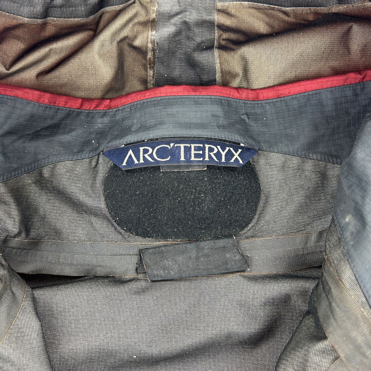 Vintage Arcteryx Theta AR Gore-Tex Hooded Jacket Woman&#39;s Size L