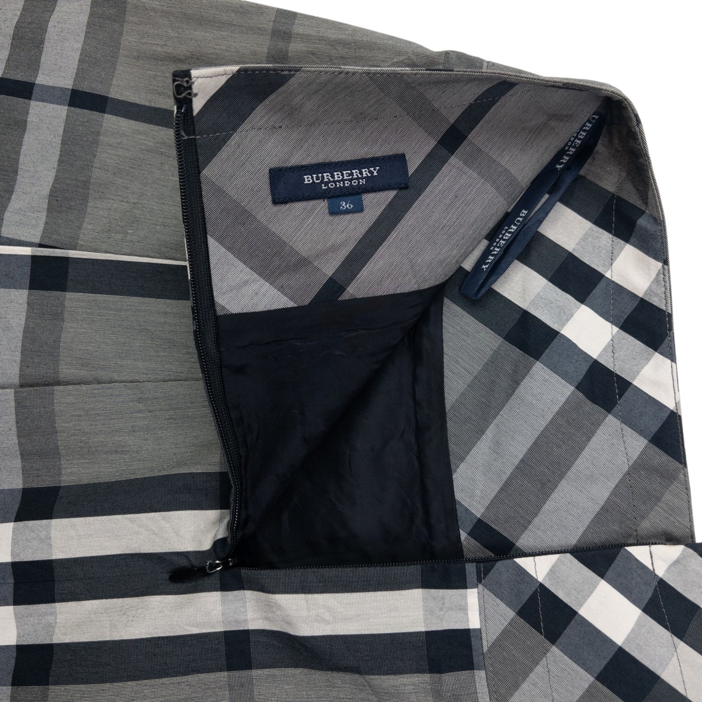 Vintage 2000s Burberry Nova Check Pleated Skirt Womens Size W25