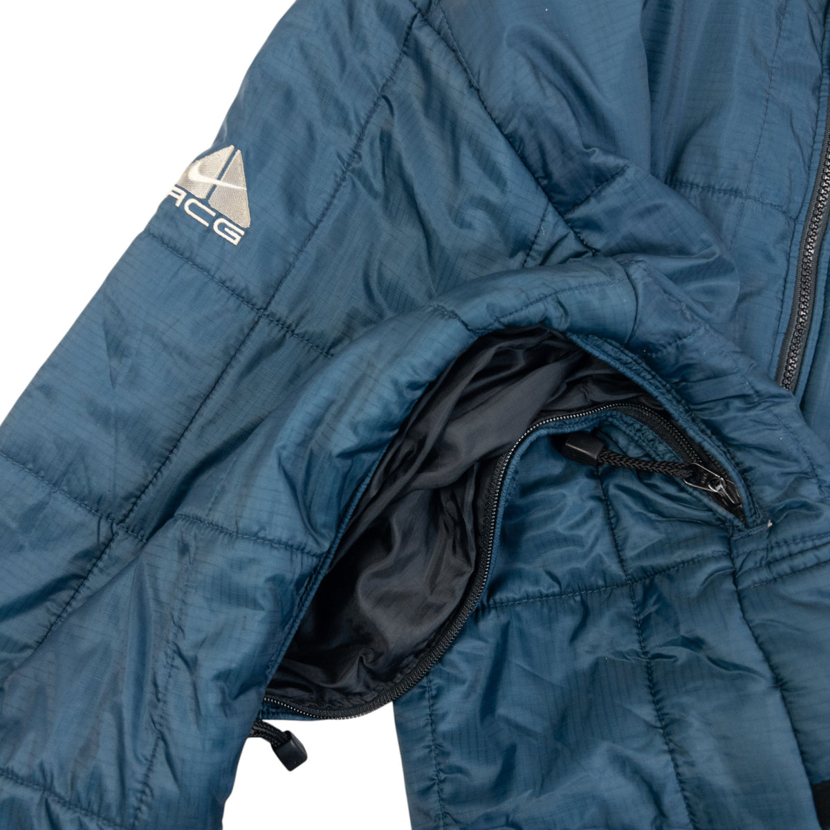 Vintage 2000s Nike ACG Quilted Zip Up Jacket in blue (nylon), photo 5