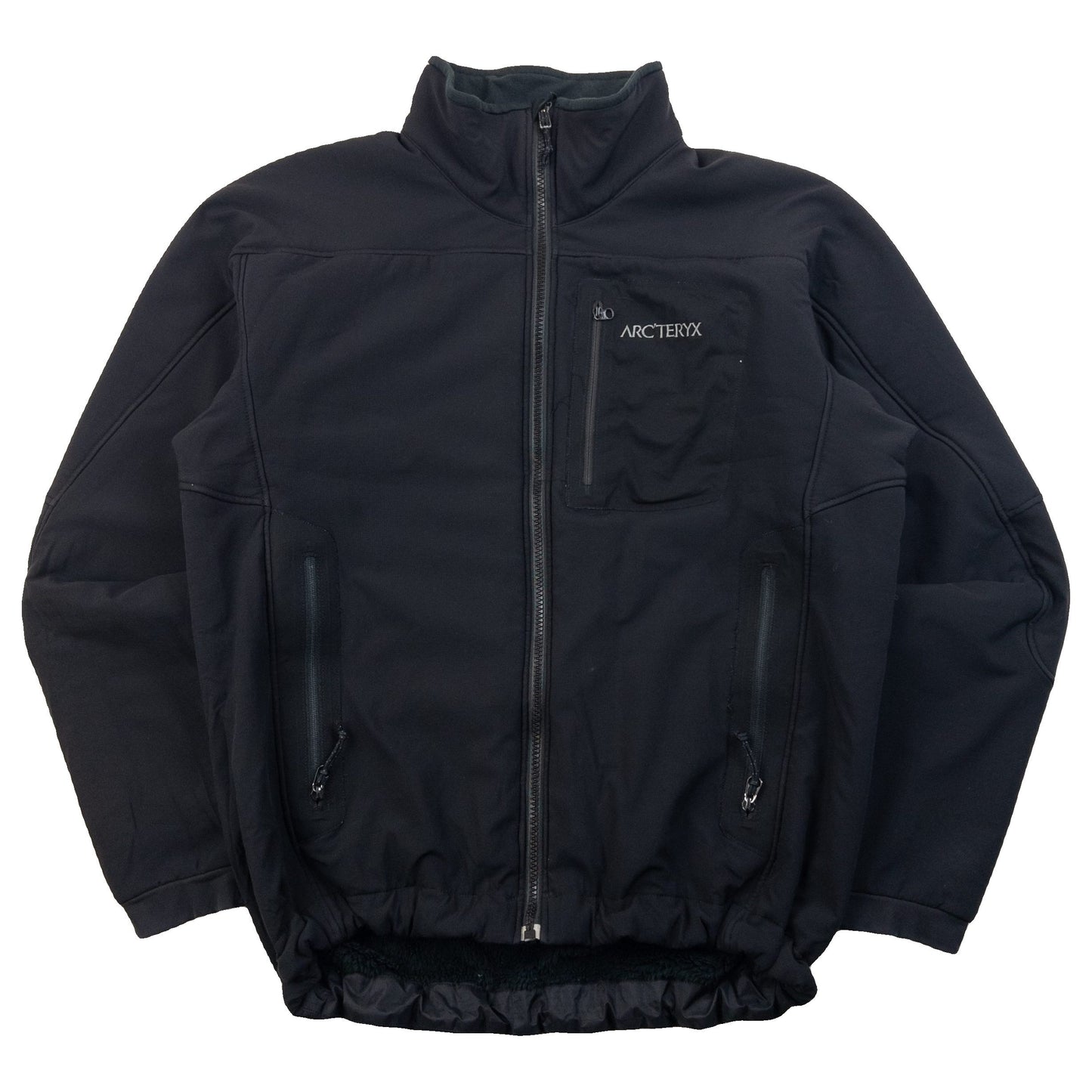 ARCTERYX black fleece jacket with embroidered logo on chest and zippered pockets.