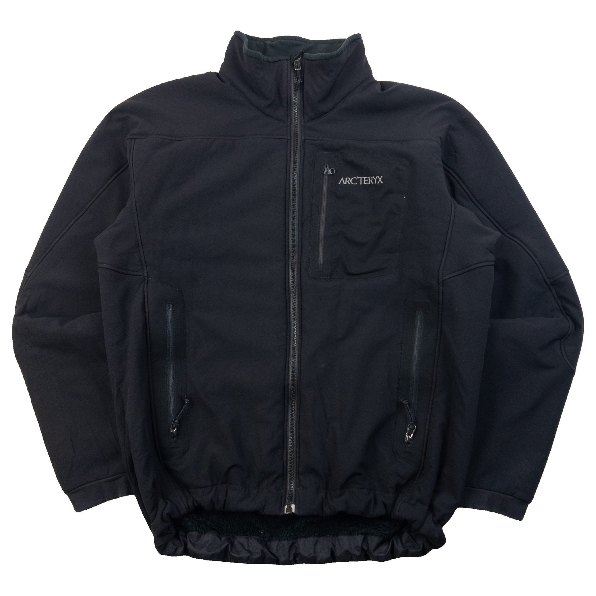 ARCTERYX black fleece jacket with embroidered logo on chest and zippered pockets.