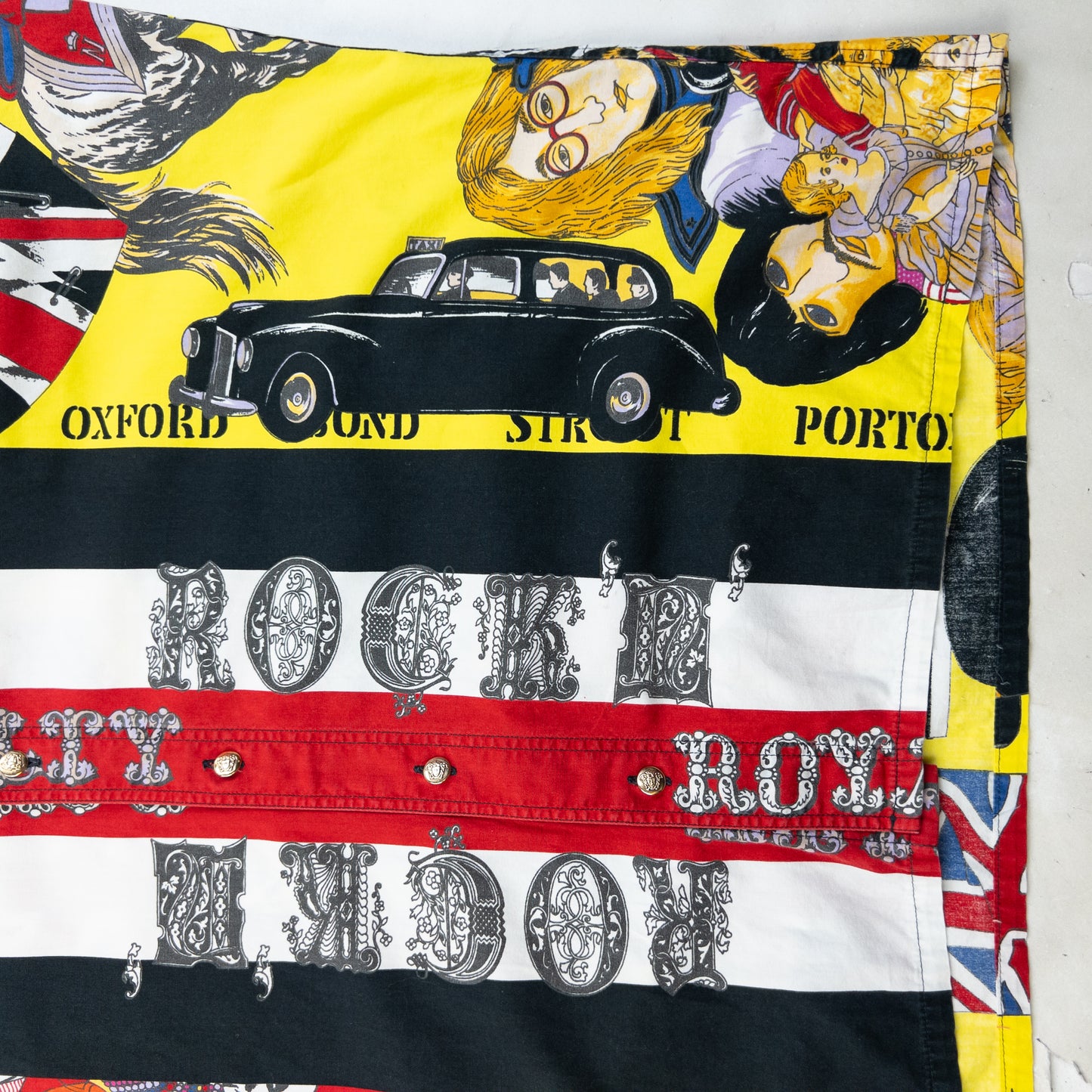 Vintage 90s Versace Jeans Couture Rock N Roll Royalty Print Button Up Shirt Size XL