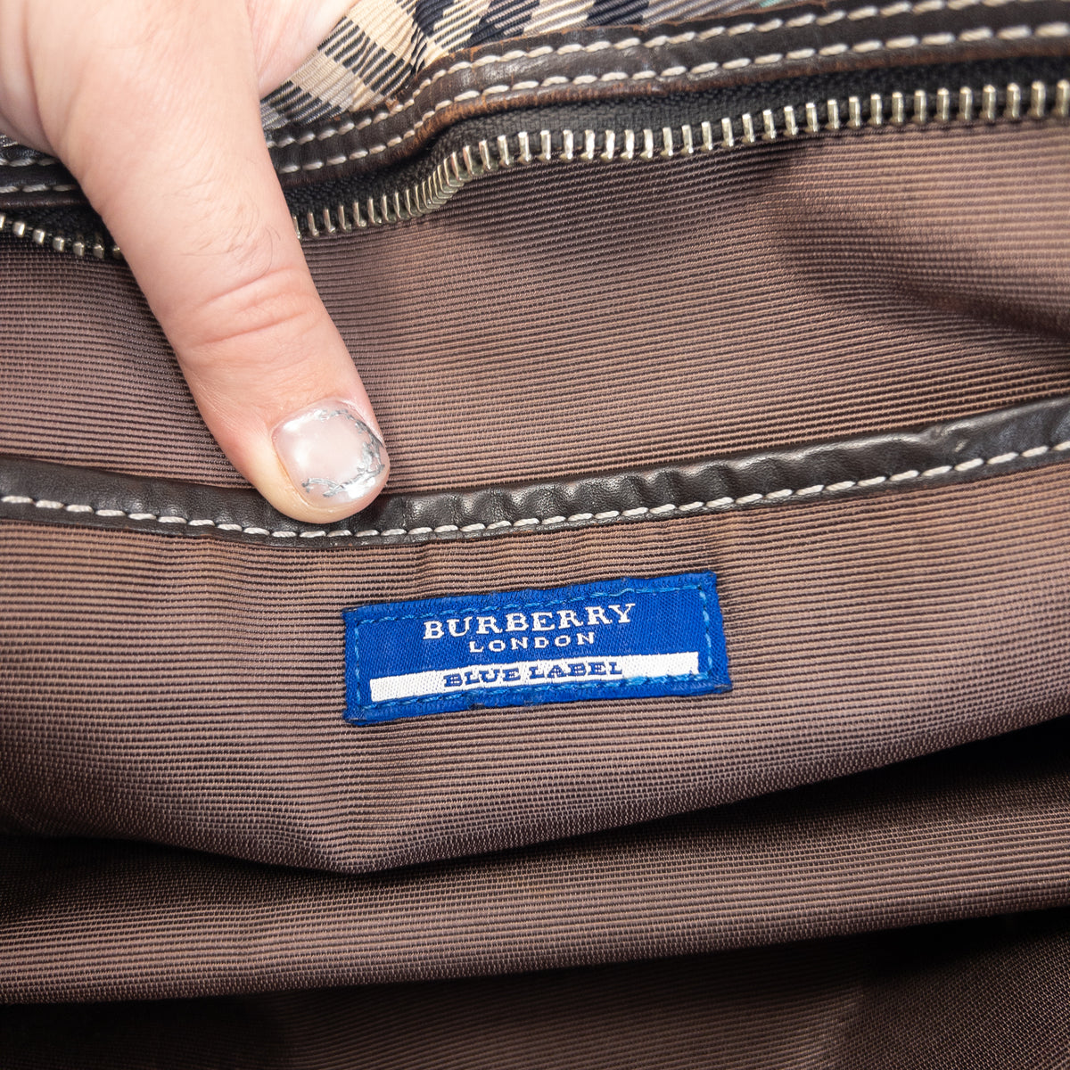 Vintage 2000s Burberry Blue Label Nova Check Handbag in grey, photo 5